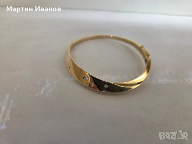 Златна твърда гривна с диаманти, снимка 7 - Гривни - 52627091