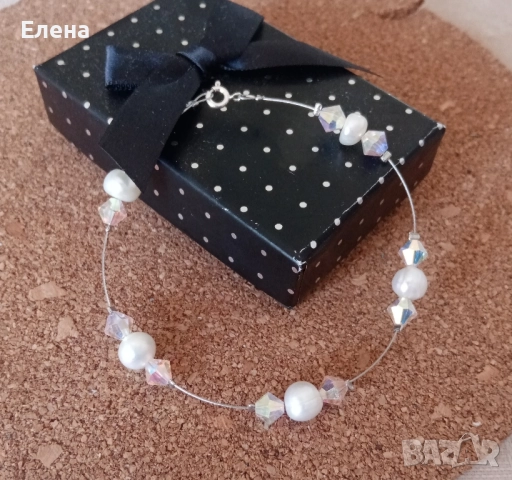 Гривна с естествени перли и кристали 