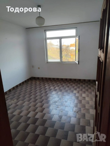 Продавам вила на три етажа, снимка 2 - Вили - 53786540