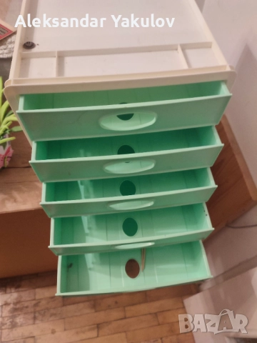 Продавам запазено ученическо компютърно бюро + подарък, снимка 10 - Бюра - 52755202