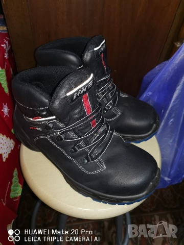 Работни обувки HКS 42 номер, снимка 8 - Маратонки - 52794711