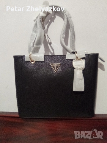 Нова луксозна дамска чанта GUESS.