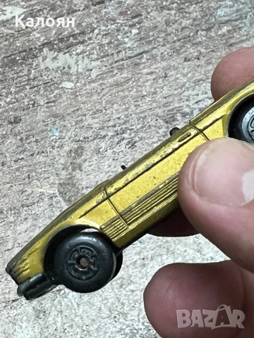 Метална количка vintage Matchbox Superfast No. 6 Mercedes 350 SL diecast vehicle from 1973. , снимка 4 - Коли, камиони, мотори, писти - 51112575