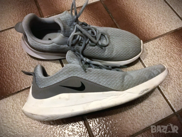 Nike Viale номер 45.5 – почти нови, леки и удобни, топ цена, снимка 3 - Маратонки - 53655865