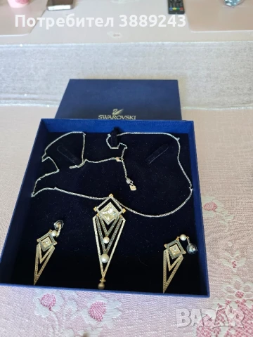 Комплект колие и обеци на Swarovski , снимка 2 - Бижутерийни комплекти - 51149837