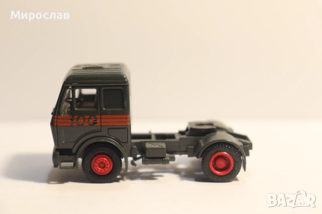 HERPA H0 1/87 MERCEDES ВЛЕКАЧ КАМИОН МОДЕЛ