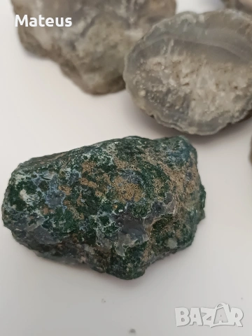 Лот Минерали, снимка 3 - Колиета, медальони, синджири - 53801385