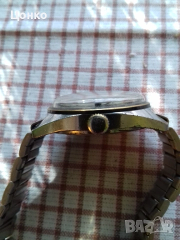 Часовник Ракета, снимка 2 - Антикварни и старинни предмети - 53161360