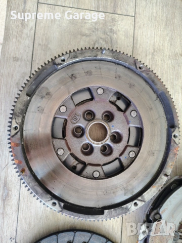 Комплект демпферен съединител 240мм AUDI/VW/Skoda/Seat 2.0TDI, снимка 2 - Части - 53818352