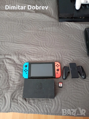 Продавам Nintendo switch + игра "super mario 3d world"
