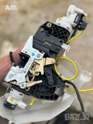 Вакумна брава w220 , снимка 2 - Части - 50158311