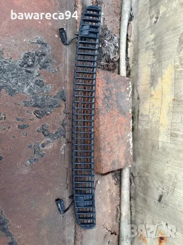 Решетка преден капак BMW E46 