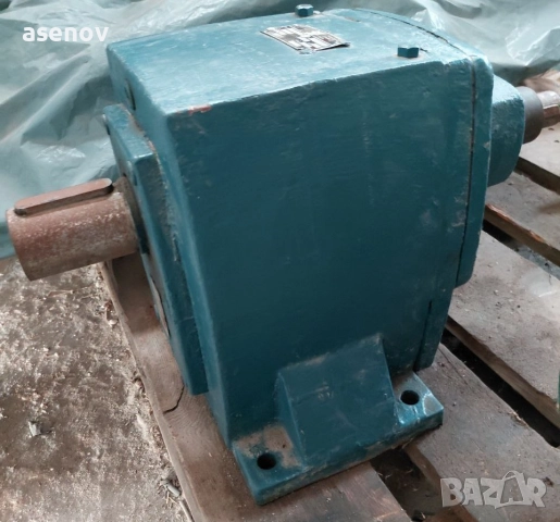 редуктор РЦС 100, снимка 2 - Електродвигатели - 52527007