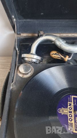 Стар френски грамофон с манивела, снимка 4 - Антикварни и старинни предмети - 45127449