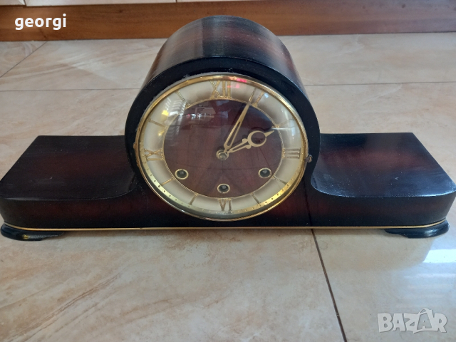 ретро механичен настолен часовник , снимка 1 - Антикварни и старинни предмети - 44948874