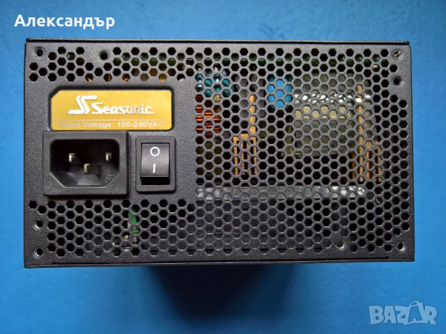 Модулно захранване Seasonic 660W, 80 Plus Gold, снимка 4 - Захранвания и кутии - 53957105