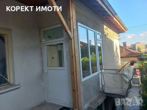 Продава КЪЩА НА ДВА ЕТАЖА  в гр. Попово Център, снимка 2 - Къщи - 50991311