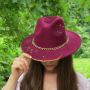 Ръчно изработена шапка Федора Винен цвят