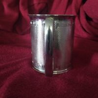 Метална колекционерска чаша за коронацията на кралица Елизабет. Англия., снимка 4 - Антикварни и старинни предмети - 45222731