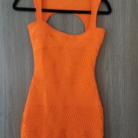 Оранжева рокля , снимка 2 - Рокли - 45641835