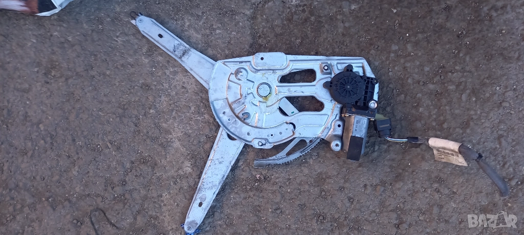 Преден ляв стъклоповдигач Volvo V70, снимка 1