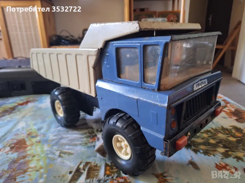 Руски камион Lada Uragan, снимка 1