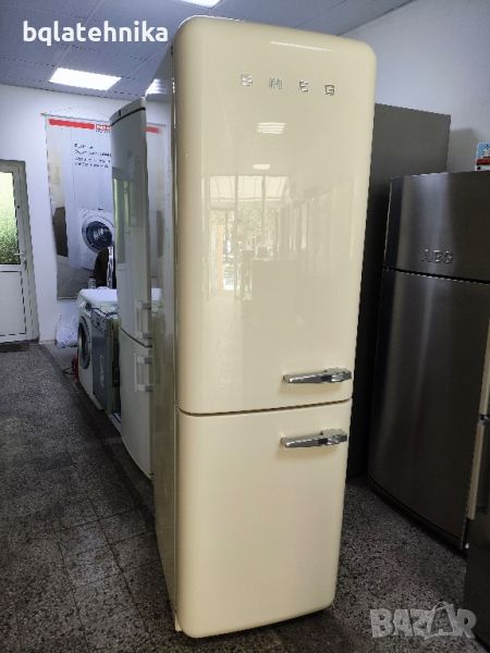 ретро хладилник smeg fab32l , снимка 1