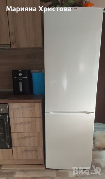 Хладилник с фризер Bosch, снимка 1
