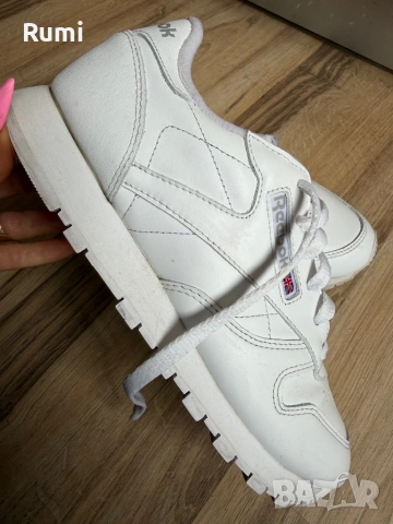 Оригинални кожени чисто бели класически маратонки REEBOK ! 39 н
