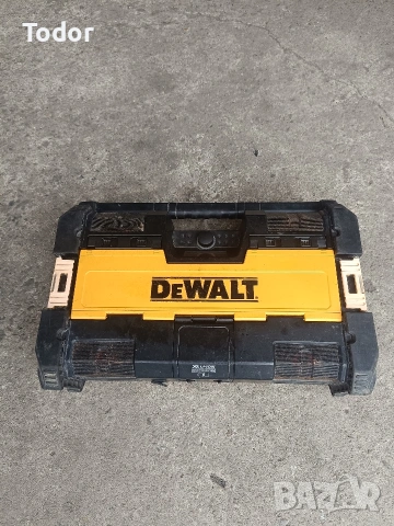 Радио DEWALT 