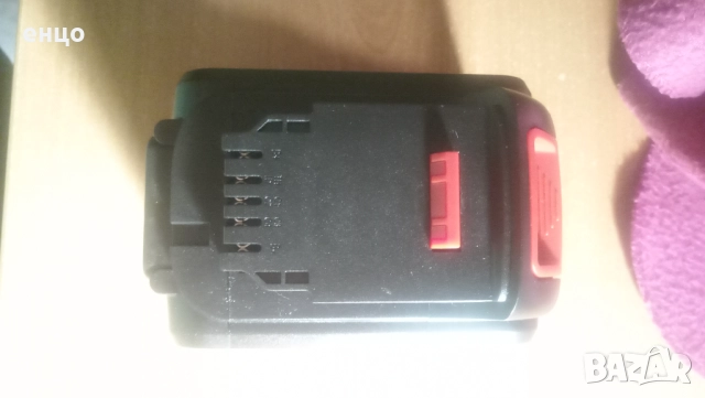 Продавам Dewalt 9ah литиево йонна батерия, снимка 3 - Бормашини - 52092735