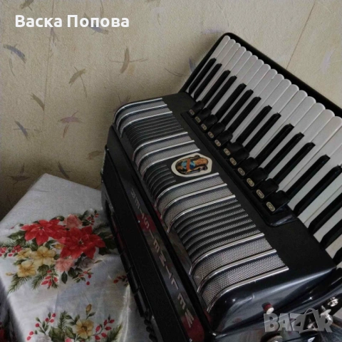 Акордеон Велтмайстер С4..Акустичен. 120 баса., снимка 3 - Акордеони - 53922365