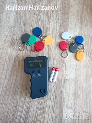 Машинка (RFID 125kHz) за копиране и записване на чипове за врата, гараж, бариера и други.