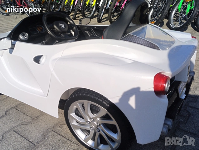 TESLA Акумулаторна кола LIBERTY бял, снимка 6 - Коли, камиони, мотори, писти - 53849474