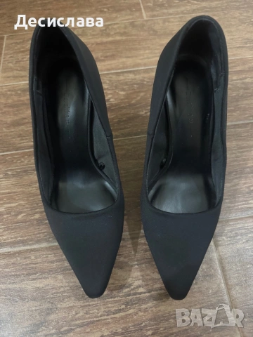 Два чифта обувки Зара и Бершка 36, снимка 2 - Дамски ежедневни обувки - 53689164