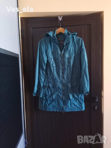 петролена тънка парка с качулка