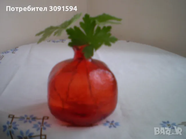 Червена ваза грапаво  дебело стъкло забавна  шестостенна форма, снимка 2 - Вази - 50194803