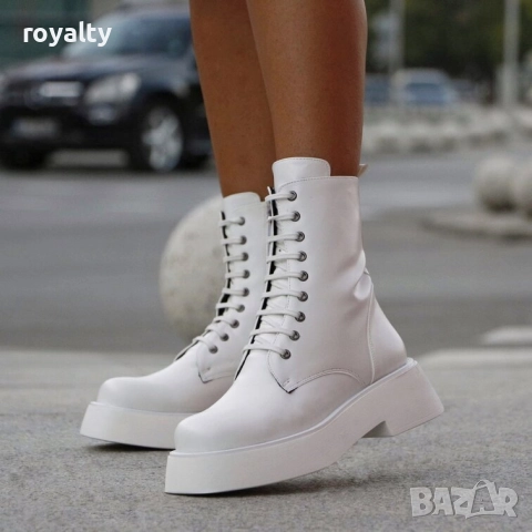 Равни боти - бяла кожа, снимка 2 - Дамски боти - 52003449