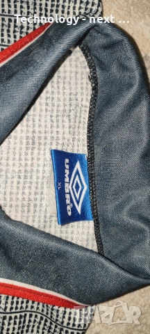 Ретро тениска Manchester United 1994/96–CANTONA 7–ОРИГИНАЛ–Umbro–Рядка, снимка 6 - Футбол - 53670607