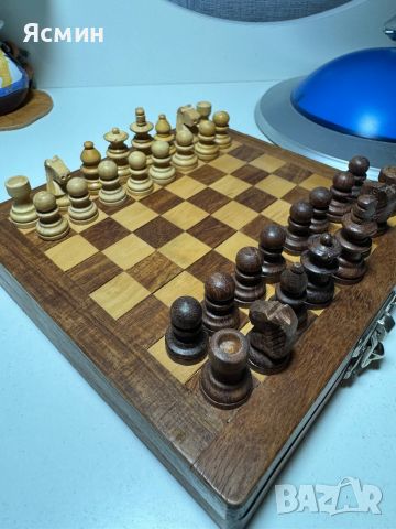 Стари табла за игра, шах в дървена кутия. Всички са използвани, снимка 1 - Шах и табла - 46368165