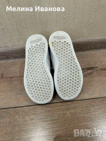 Детски маратонки adidas, снимка 2 - Детски маратонки - 53062846