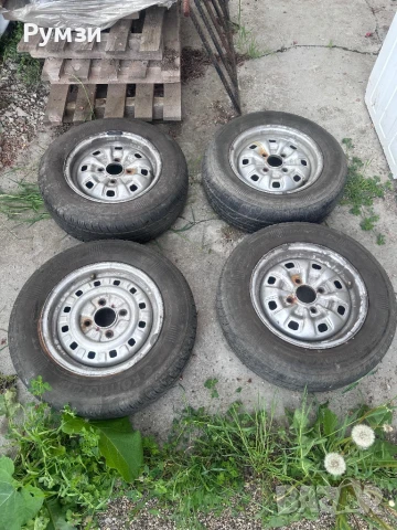 Джанти с летни гуми 175/70 13ки Ford 4x108 63.4мм централен отвор