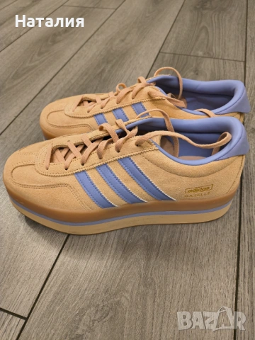 Дамски маратонки на Адидас, р.38.5.