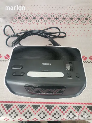 Радио часовник philips , снимка 1 - Друга електроника - 47312377