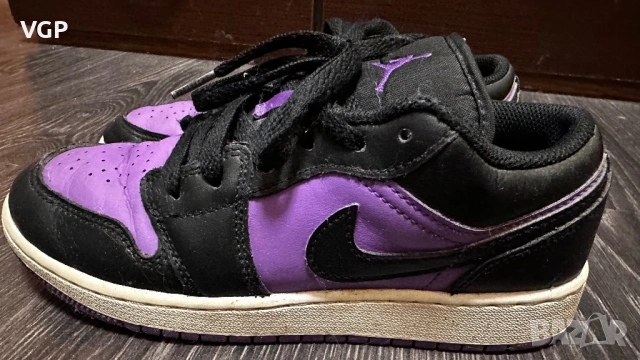 Маратонки Nike Air Jordan 1 Low , снимка 5 - Маратонки - 53891260