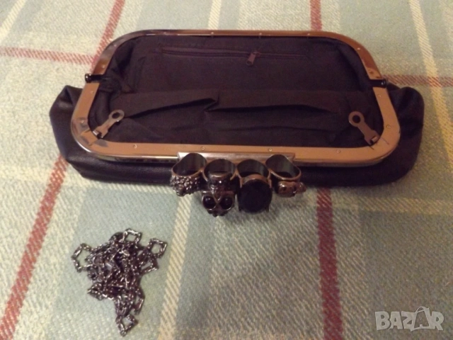 Дамска чанта Alexander McQueen кожена чантичка, снимка 4 - Чанти - 53625567