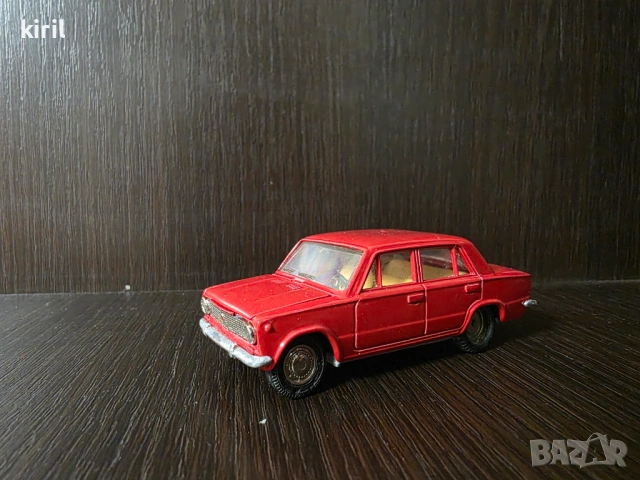 Ваз 2101 сср 1:43 , снимка 4 - Антикварни и старинни предмети - 53054108