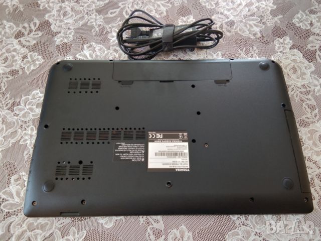 Лаптоп Toshiba Satellite L70-B, снимка 3 - Лаптопи за дома - 46127669