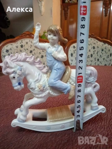 Порцеланова фигура , снимка 2 - Статуетки - 52775592