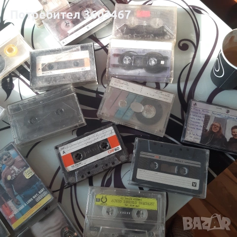 лот касети със касетодържачи, снимка 3 - Аудио касети - 53149715
